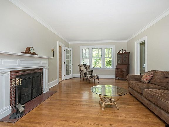 5th image of 58 Lenox Ave