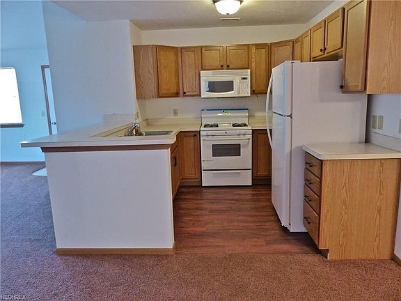 5th image of 1820 Royal Oak Dr #1820