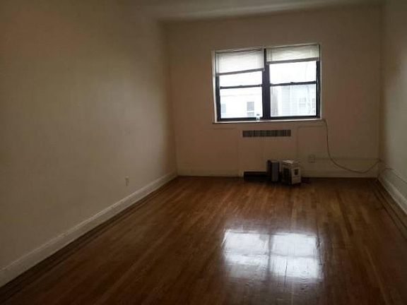 2nd image of 2729 Kennedy Blvd APT 2E