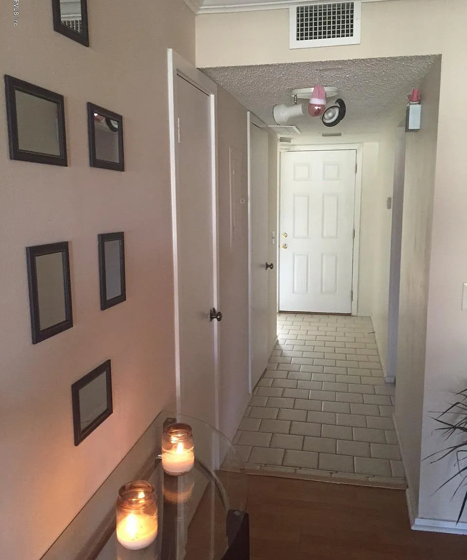 2 bed, 2.5 bath, 1389 sqft, $1,450 — Photo 3