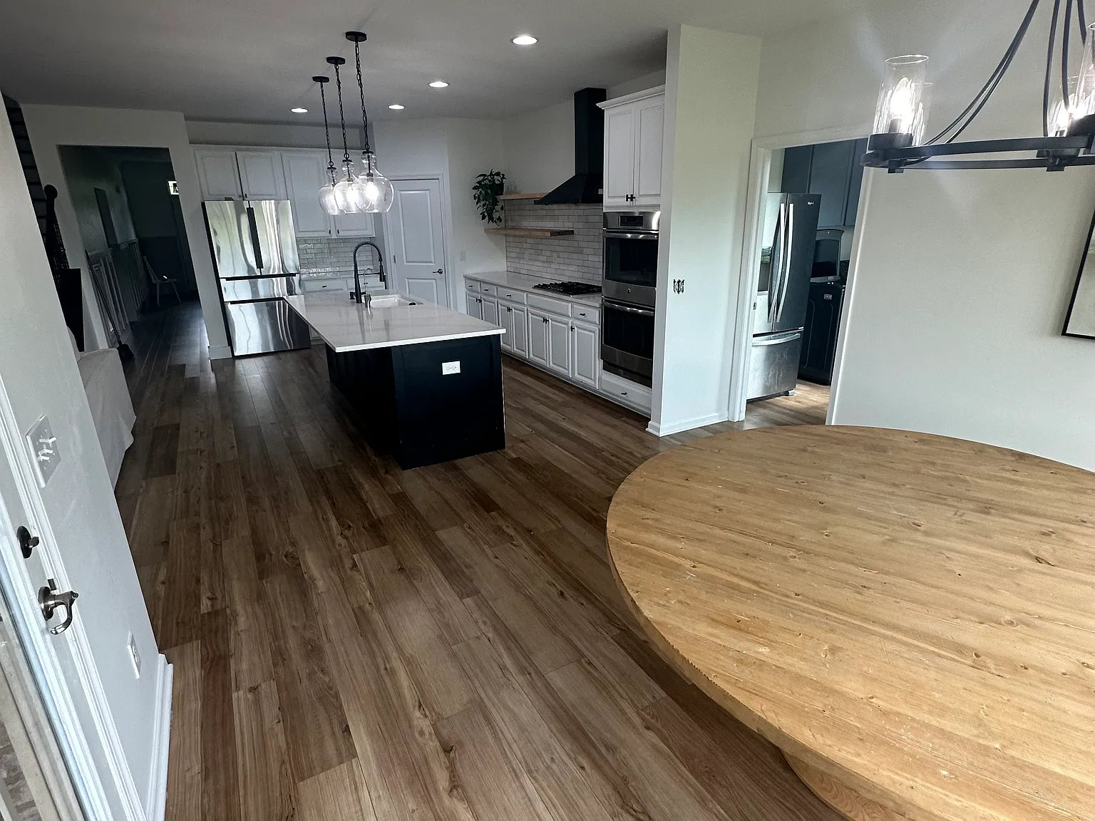 4 bed, 3.5 bath, 2855 sqft, $4,500 — Photo 3