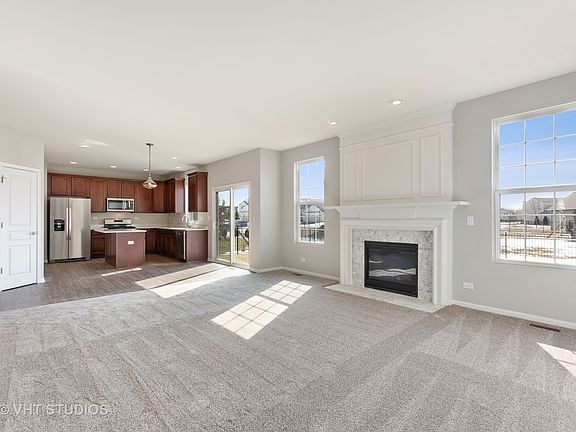 4th image of 3513 Crestwood Ln