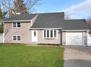 48 Tenety Ave, Lindenhurst, NY 11757