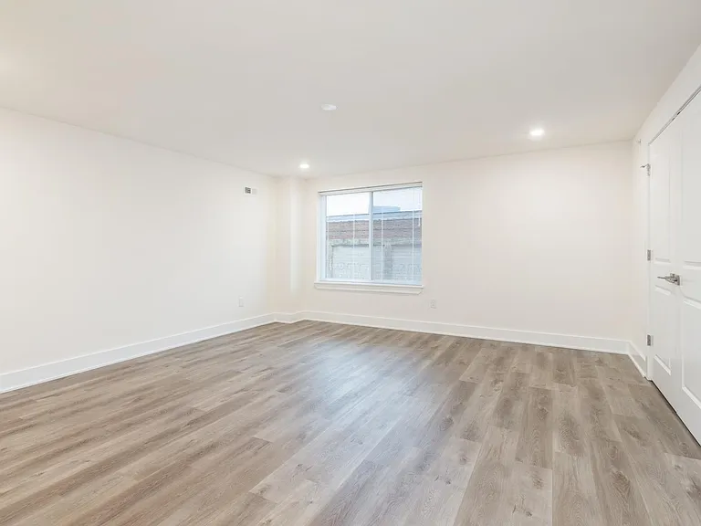 2413 Federal St #13 — Photo 16