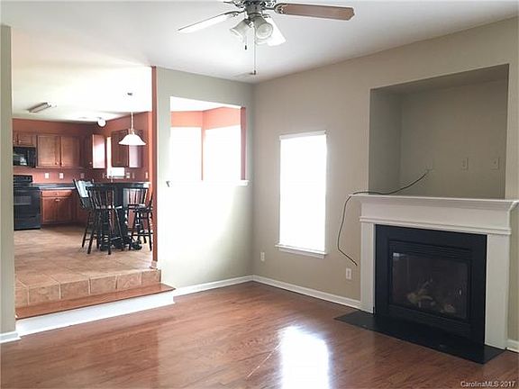 5th image of 4276 Cole Creek Dr