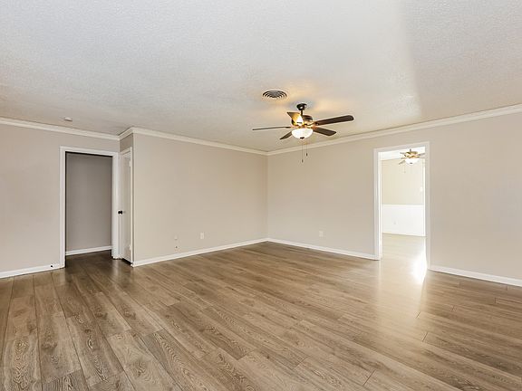3rd image of 5604 Odessa Ave