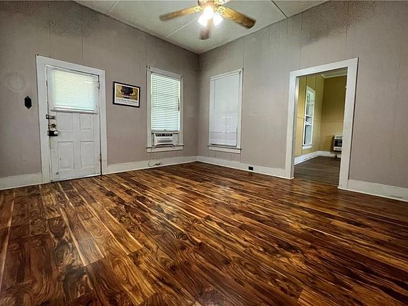 4th image of 905 3rd St
