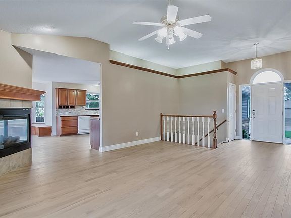 4th image of 105 N Poston Ave