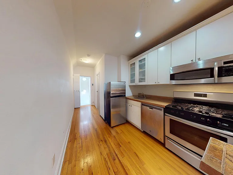 913 Garden St #3L — Photo 4