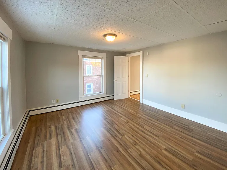 181 Main St #2 — Photo 7