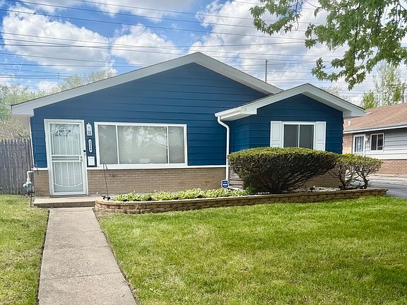 2nd image of 1244 Balmoral Ave
