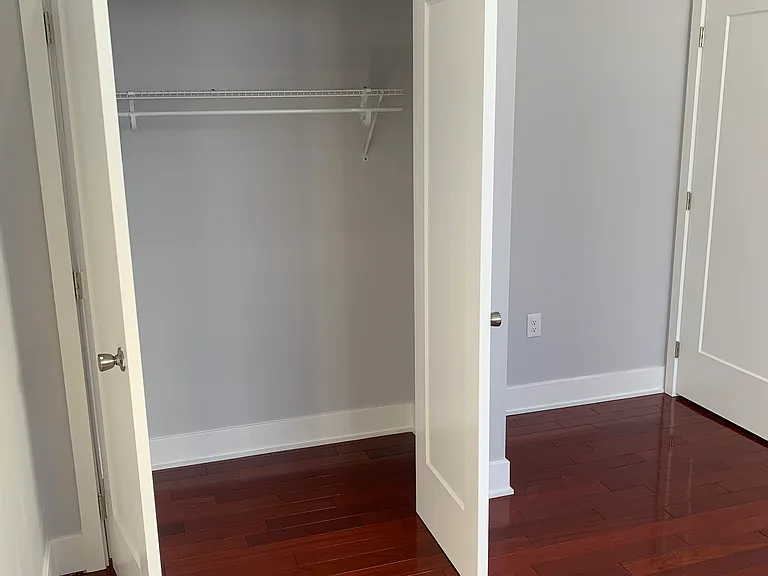 302 Richmond St #5 — Photo 9