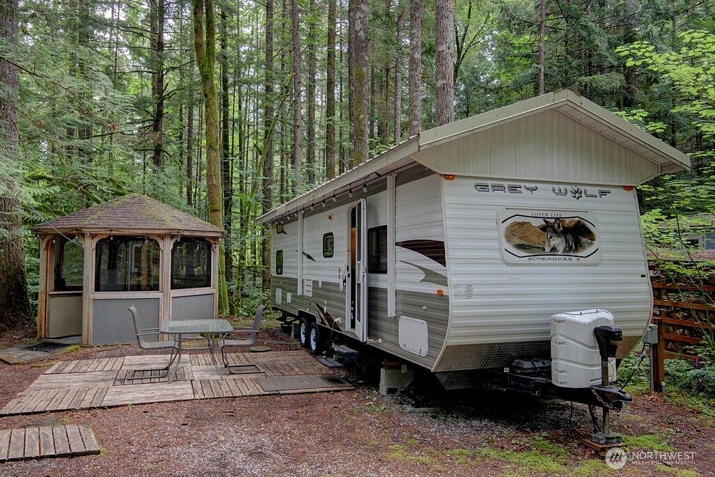 1st image of 18 Wilderness Way