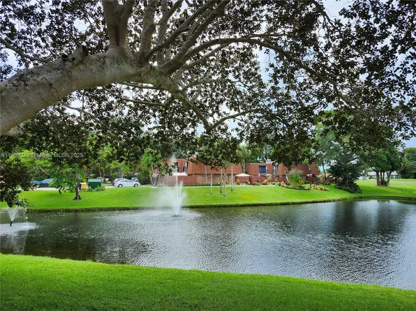 1460 Augusta Cir, Delray Beach, FL 33445