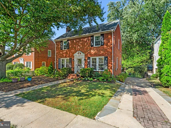 2424 Davis Ave, Alexandria, VA 22302