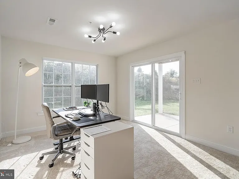350 Flintrock Ct — Photo 2