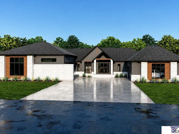 514 Rawhide Rd, Papillion, NE 68046