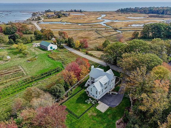 4th image of 271 Harbor Road