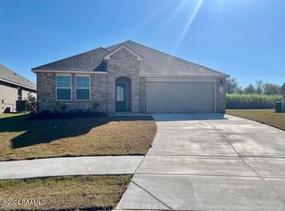 511 Broussard Hill Dr, Broussard, LA 70518