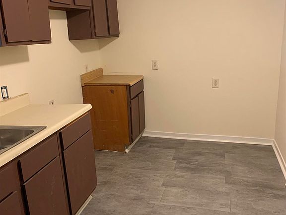 4th image of 414 S 23rd St