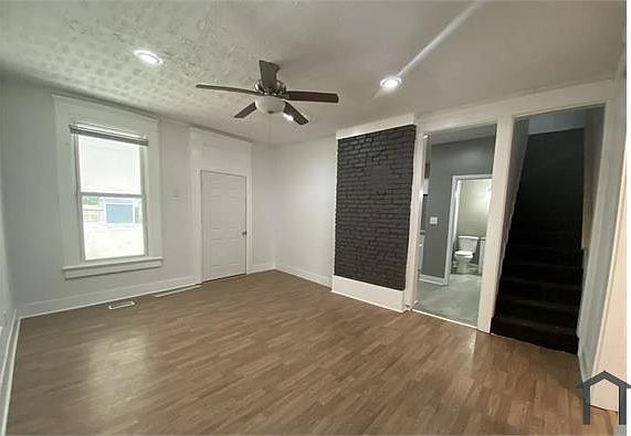 3rd image of 2412 W Jefferson St