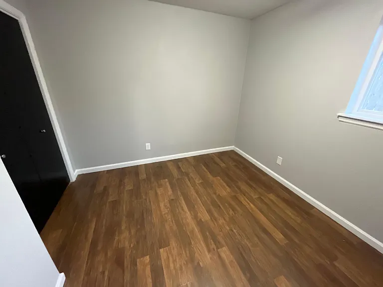 9405 Enid St — Photo 34