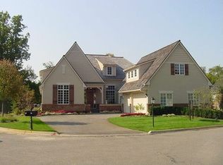 32539 Woodcreek Ct, Franklin, MI 48025