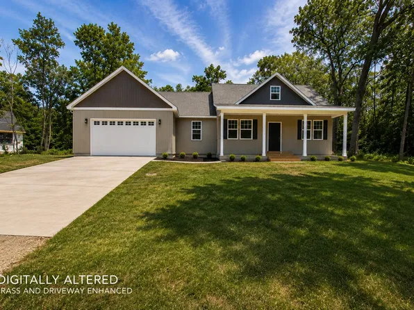 11113 Quail Run Dr W, Wheatfield, IN 46392