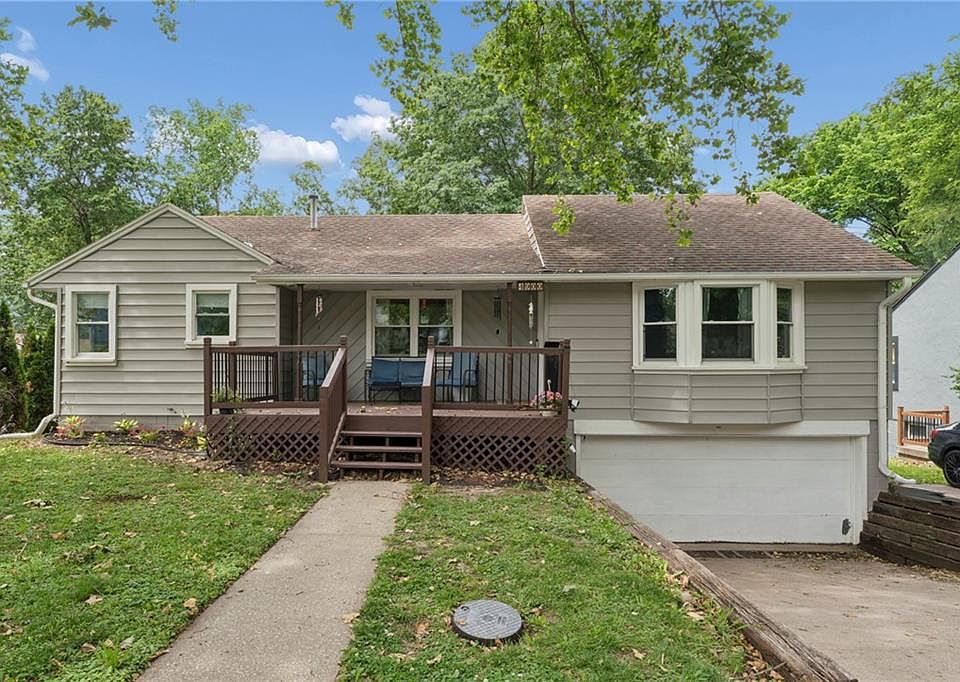 1st image of 4900 NE Park Ln