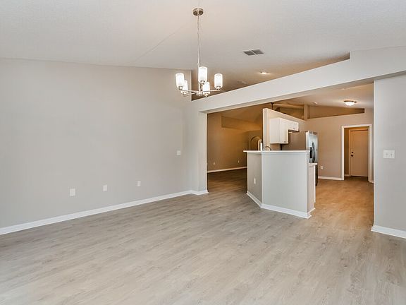 5th image of 1507 Alhambra Crest Dr