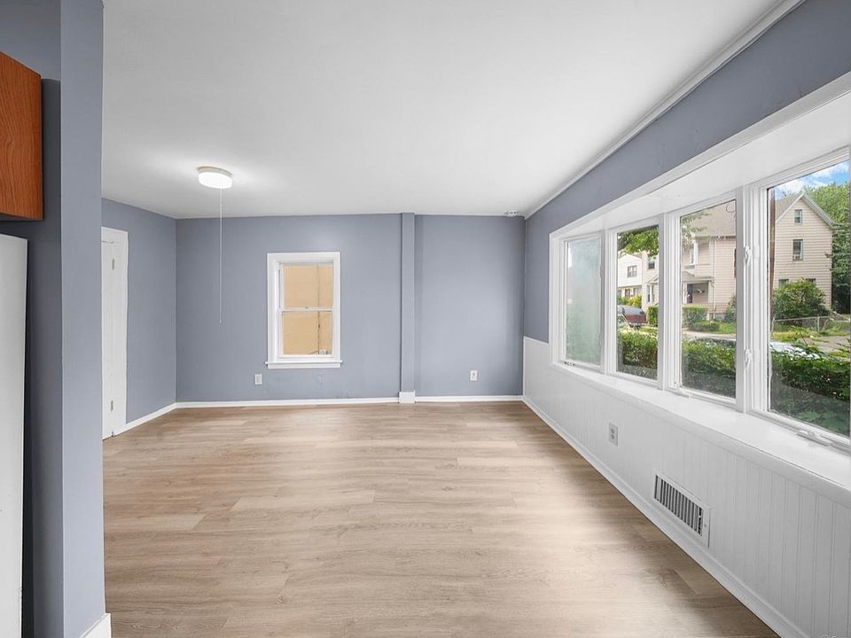 2nd image of 39 Granfield Ave #2