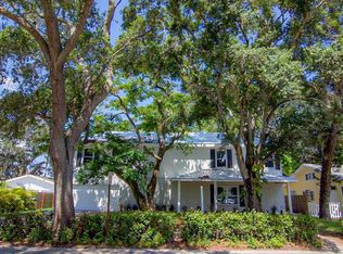 402 31st St W, Bradenton, FL 34205