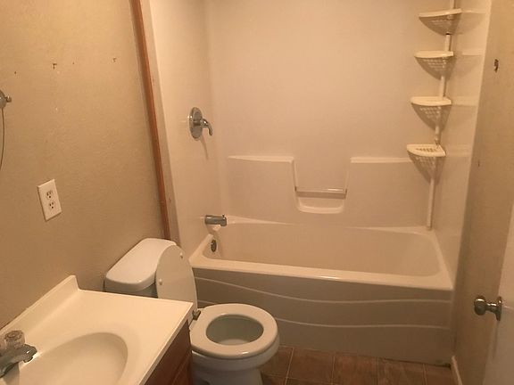 4th image of 2611 Quince St