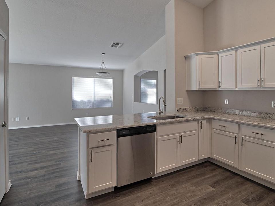 2nd image of 10925 W Vista Ln