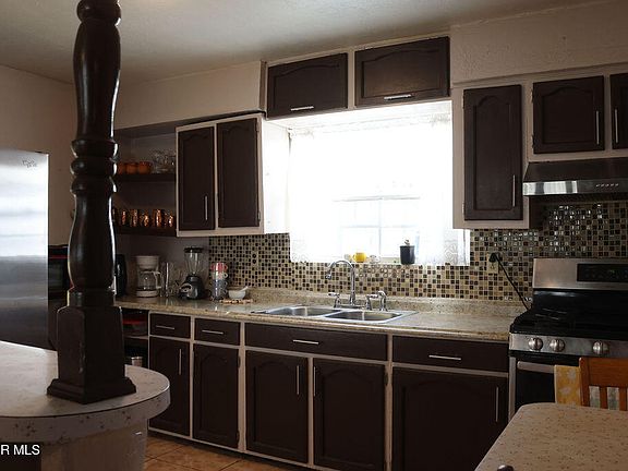 4th image of 332 Wenda Way