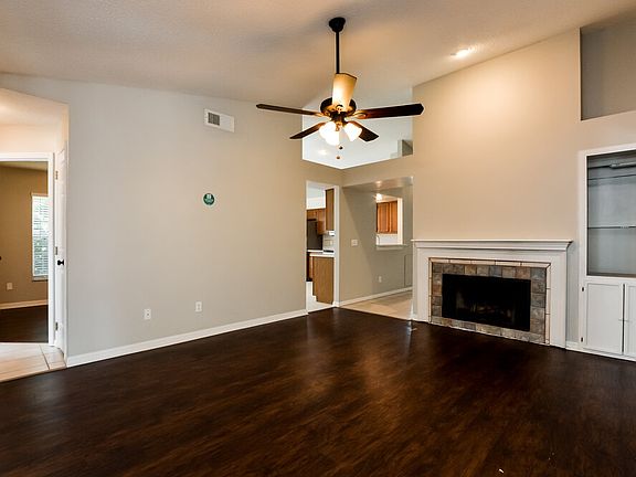 5th image of 622 Queensbridge Dr
