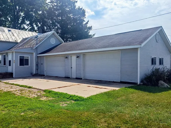 1266 S Lake Rd, Greenville, MI 48838