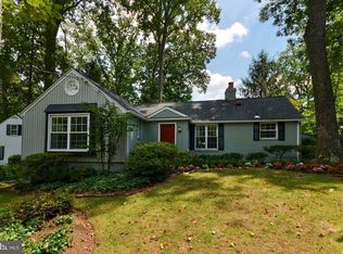 1303 Seaton Cir, Falls Church, VA 22046