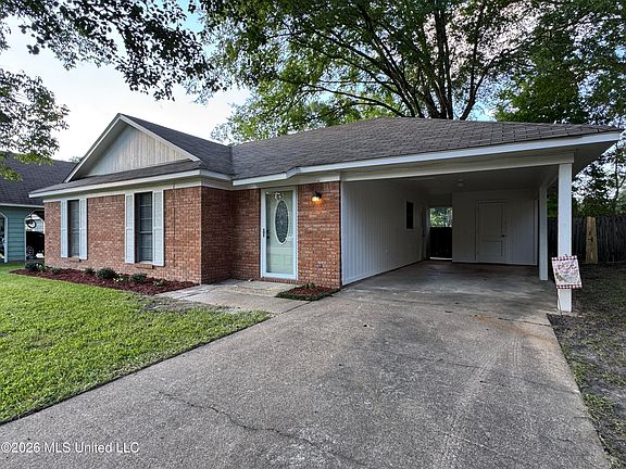 2nd image of 1660 Ravenwood Ln