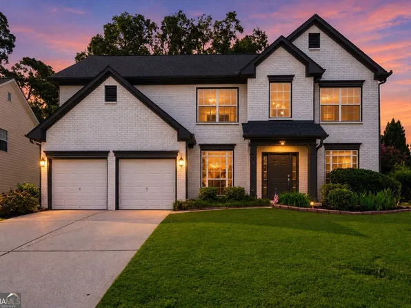 443 Leggett Oaks Ln, Lawrenceville, GA 30043
