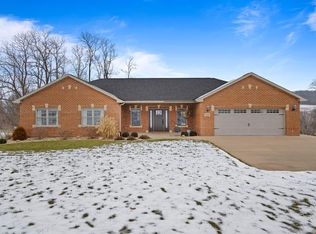 8434 Wildlife Rdg, Dubuque, IA 52003