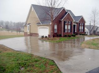 437 Short Bark Rd, Madisonville, TN 37354