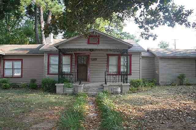 1st image of 2618 W Marshall Ave