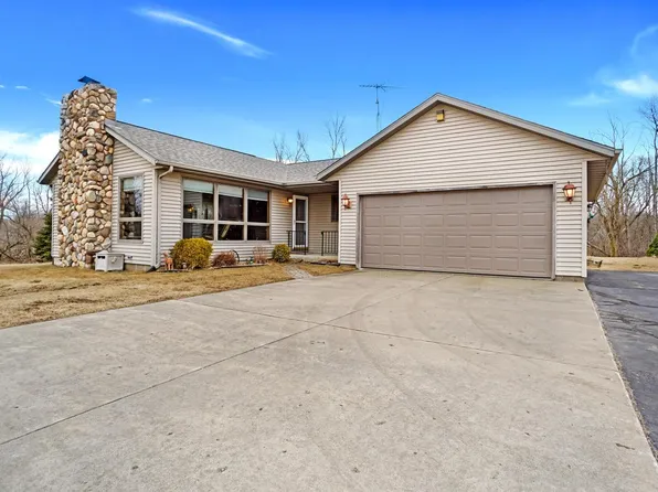 N5116 State Road 67, Iron Ridge, WI 53035