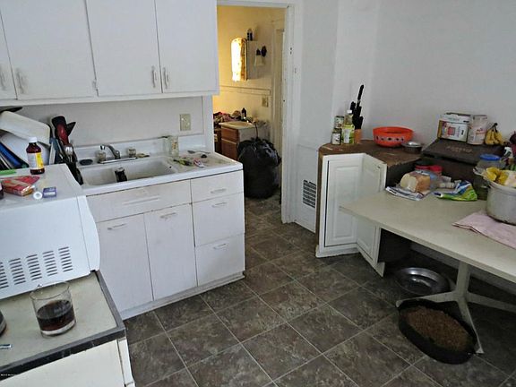 2nd image of 933 Chatham St NW