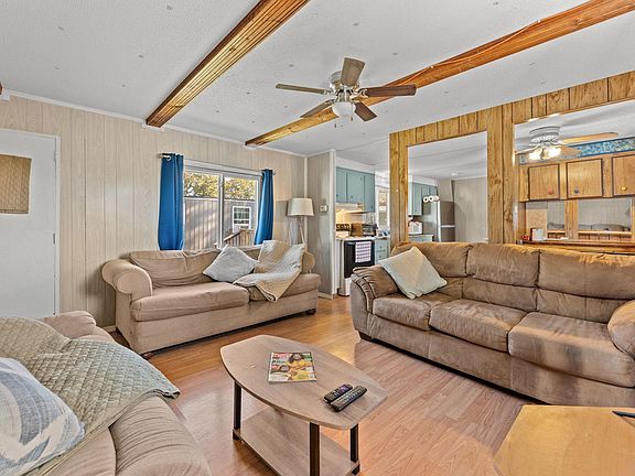 2nd image of 1415 Circle Dr.