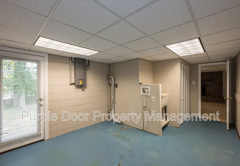 2369 Brenda Dr SE — Photo 31