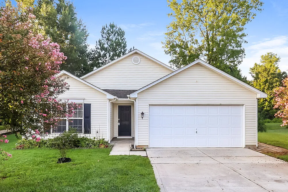 3 bed, 2.0 bath, 1250 sqft, $1,825 — Photo 1