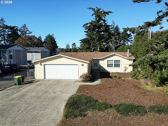 2nd image of 855 Maple St