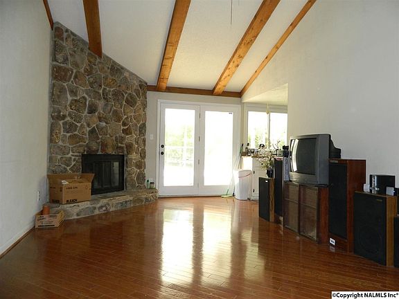 5th image of 2006 Jessamine Ln SE
